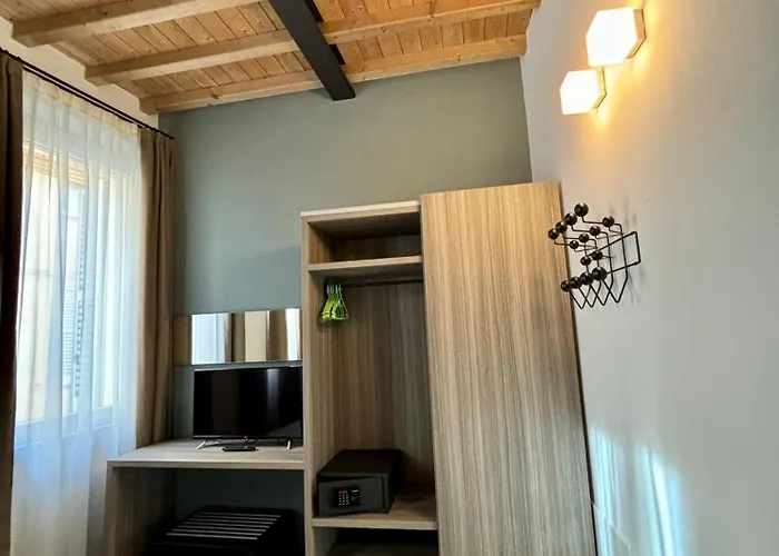 Apartman Saragozza 3 Intero In Centro Storico Wifi E Parcheggio Gratuito