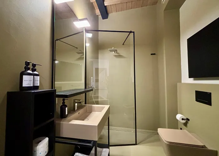 Apartman Saragozza 3 Intero In Centro Storico Wifi E Parcheggio Gratuito Modena